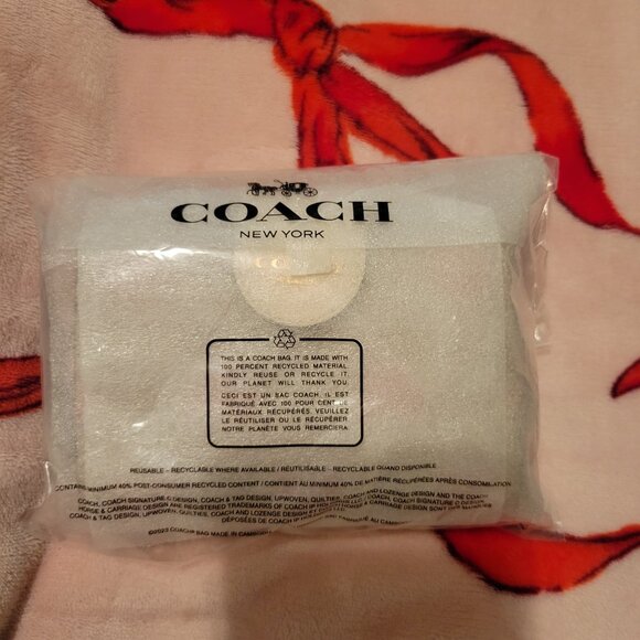 💕Coach Medium Corner Zip Wallet In Signature Canvas With Heart Print💕 - Picture 10 of 11